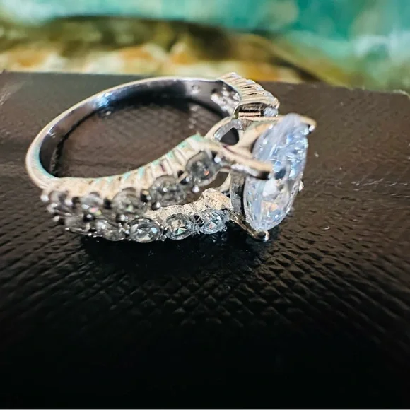 Swarovski Crystal & Silver Ring, Size 7 - Picture 10 of 15